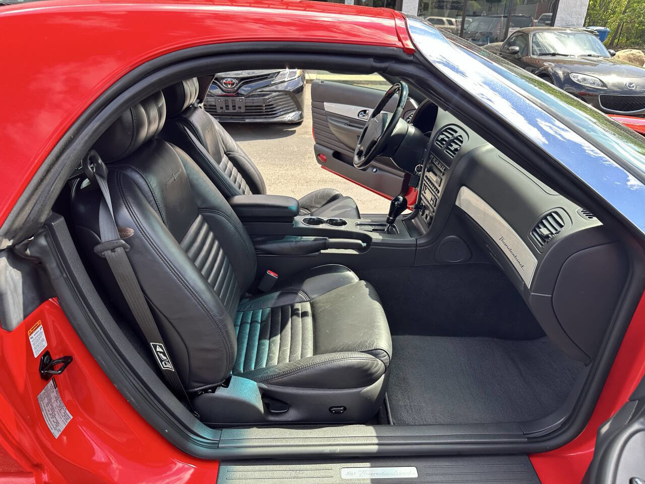 Used 2002 Ford Thunderbird Deluxe RWD image 14