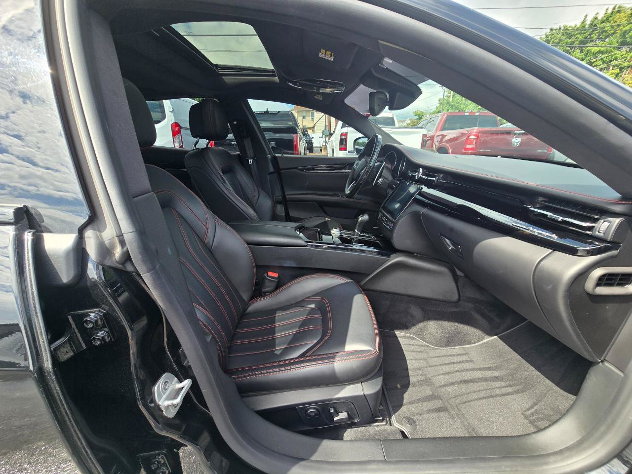 Used 2018 Maserati Quattroporte S Q4 AWD/4WD image 17