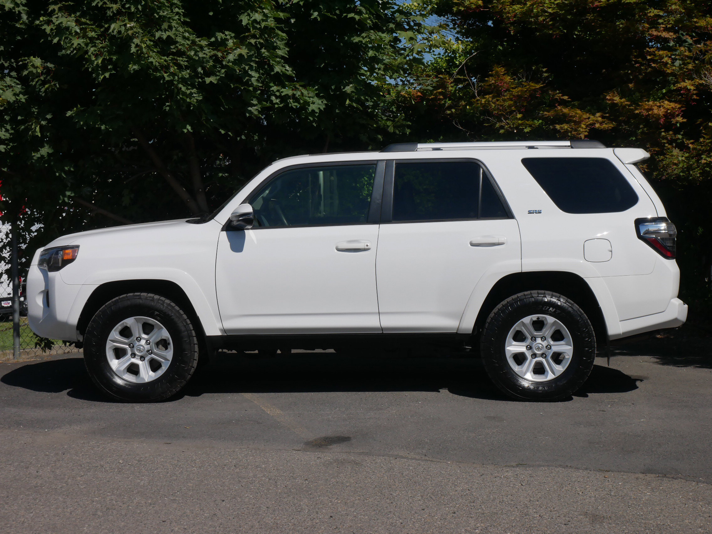 Used 2022 Toyota 4Runner SR5 Premium w/ Moonroof Package image 19