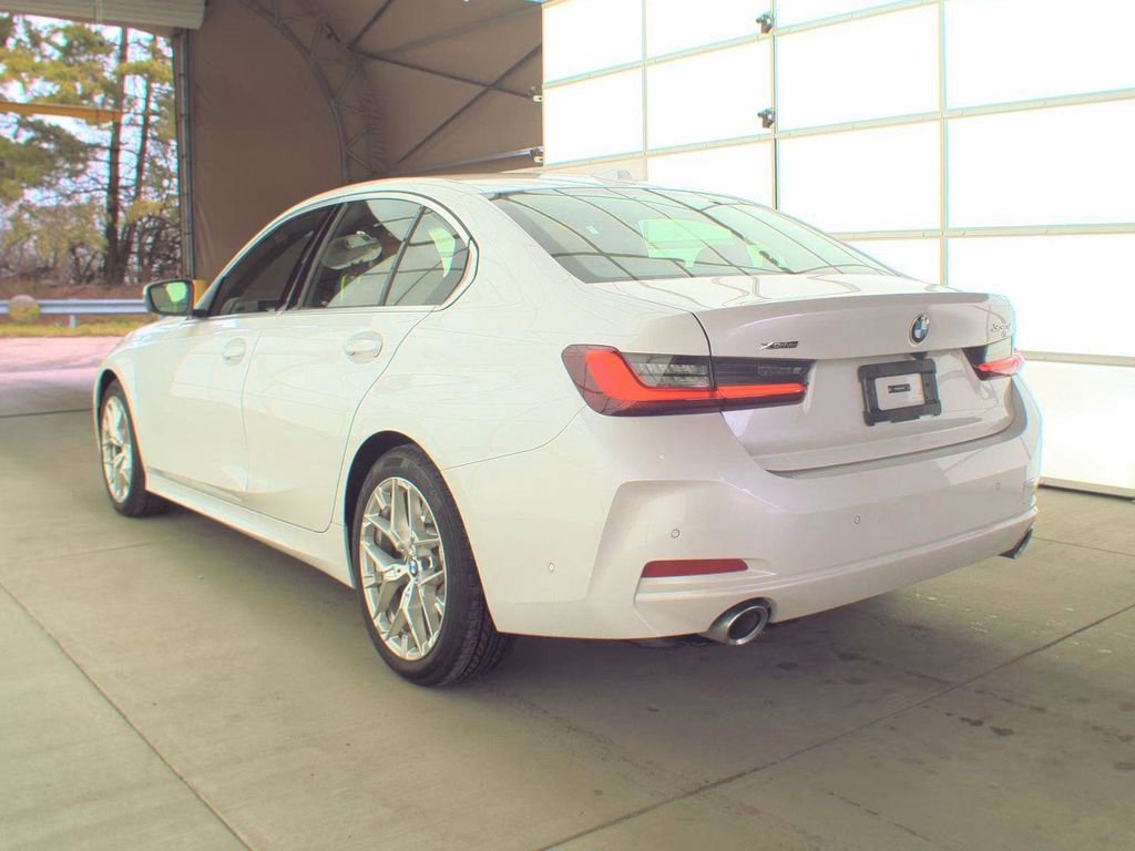 Used 2025 BMW 330i xDrive Sedan w/ Premium Package AWD/4WD image 5
