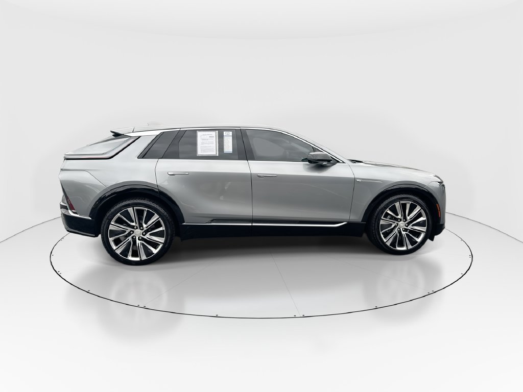 Used 2024 Cadillac Lyriq Luxury RWD image 9