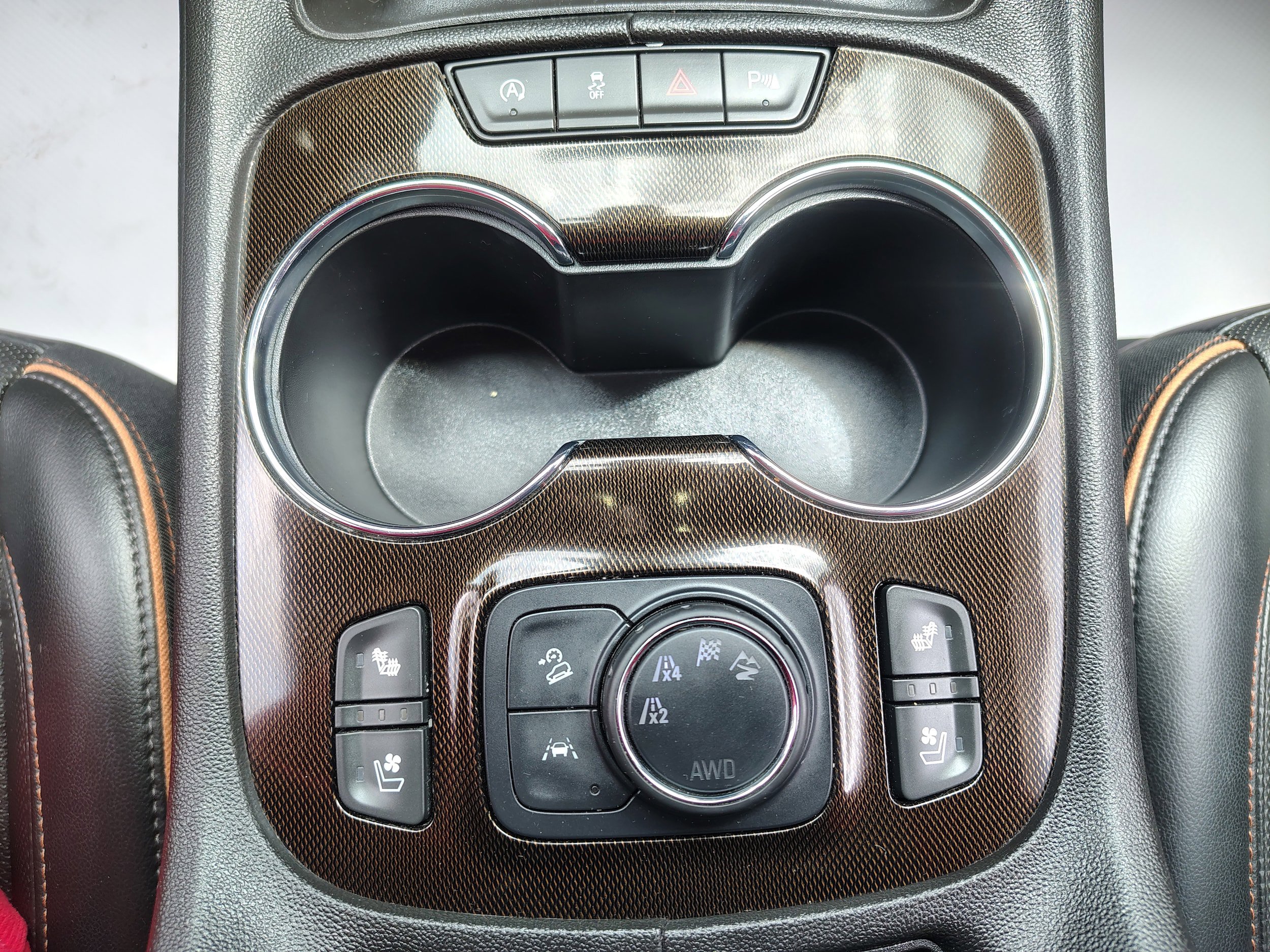 Used 2022 GMC Acadia AT4 w/ Preferred Package AWD/4WD image 34