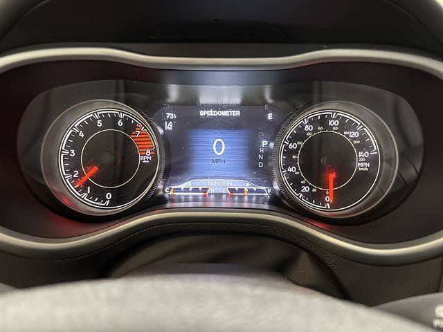 Used 2017 Jeep Cherokee Overland w/ Technology Group AWD/4WD image 9