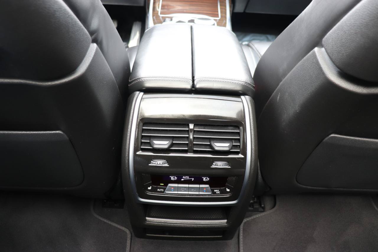Used 2025 BMW X7 xDrive40i AWD/4WD image 25