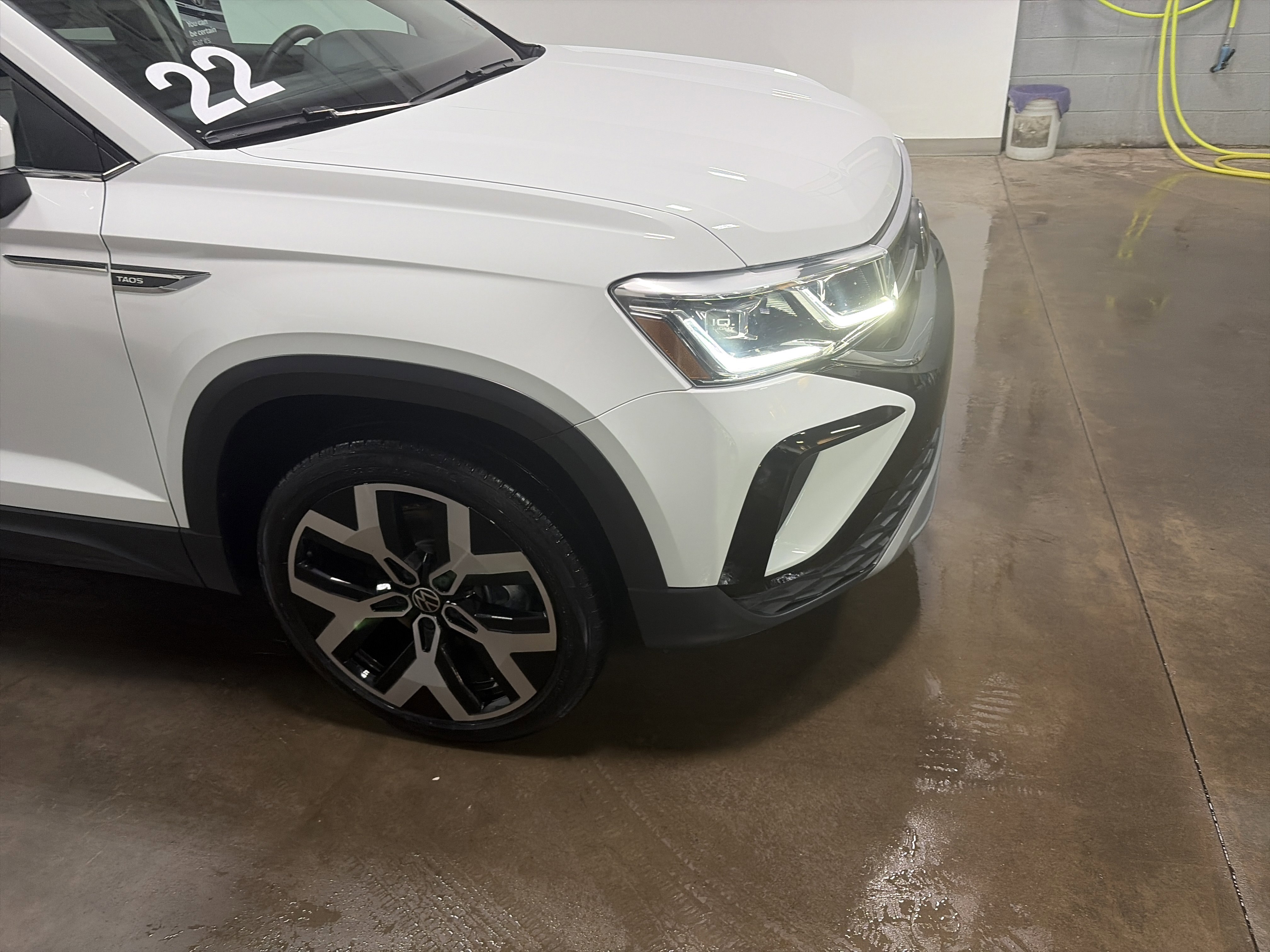 Certified 2022 Volkswagen Taos SEL AWD/4WD image 35