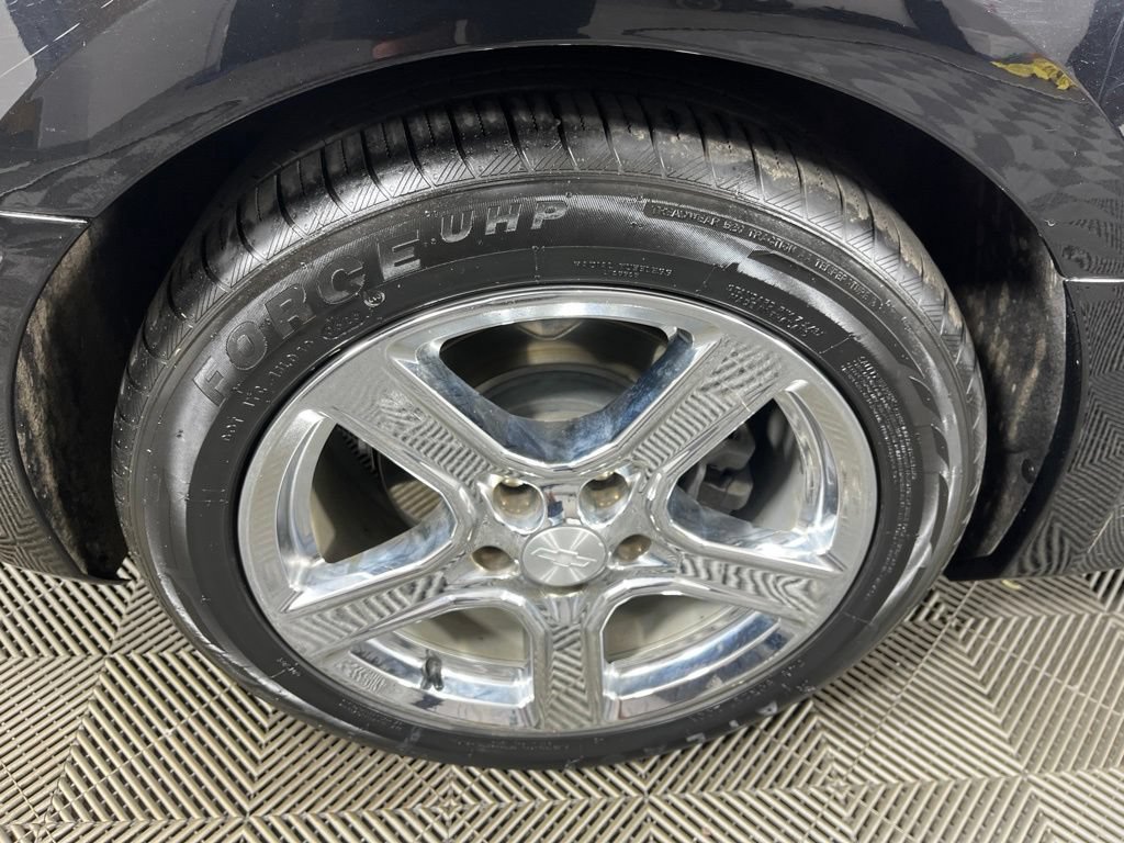 Used 2022 Chevrolet Camaro LT RWD image 4