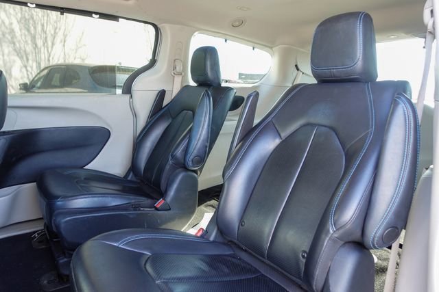 Used 2021 Chrysler Pacifica Touring-L image 23