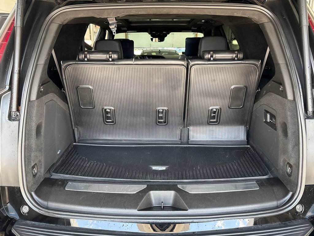 Used 2022 Cadillac Escalade Sport Platinum w/ LPO, ONYX Package AWD/4WD image 34