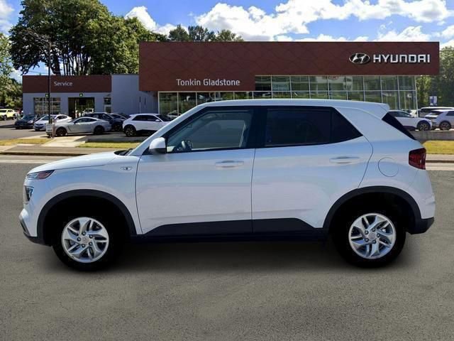 New 2026 Hyundai Venue SE FWD image 3