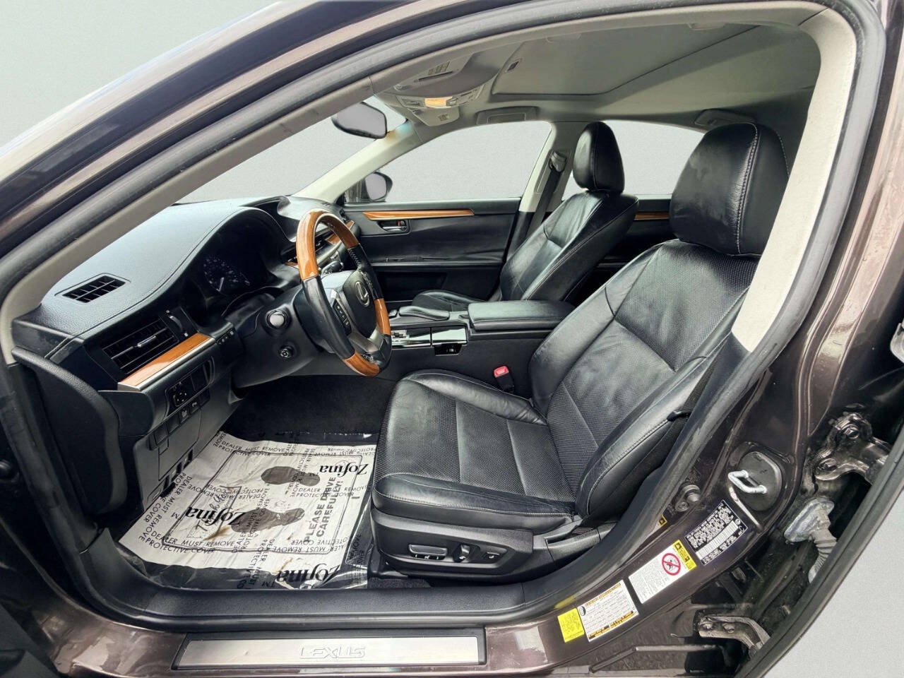 Used 2013 Lexus ES 300h w/ Luxury Pkg FWD image 16