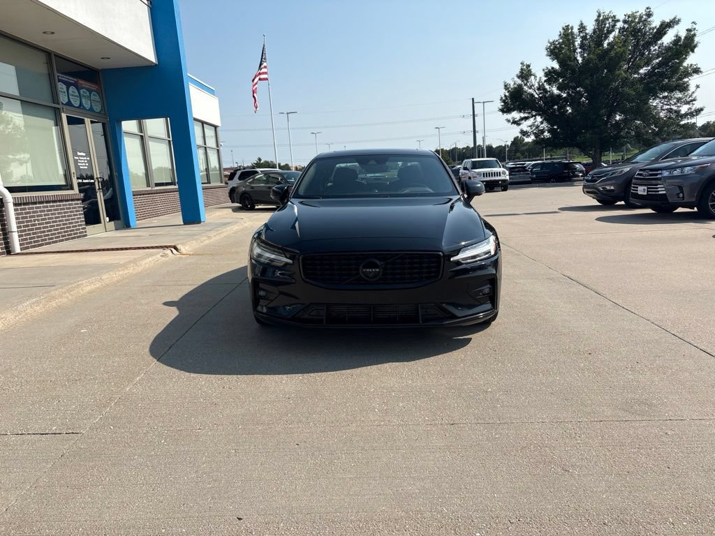 Used 2019 Volvo S60 T6 R-Design AWD/4WD image 2