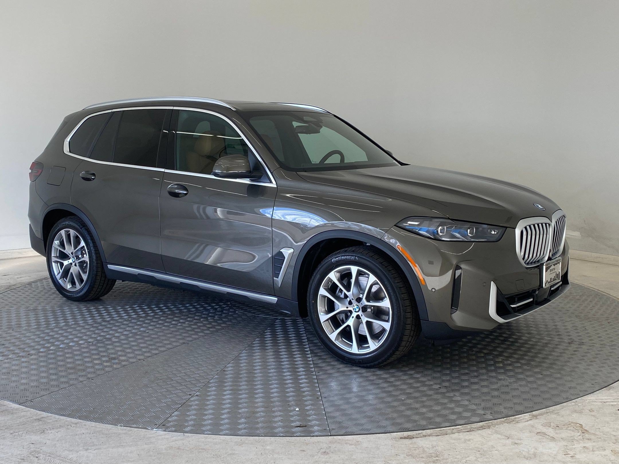 Used 2026 BMW X5 xDrive50e w/ Premium Package AWD/4WD image 6