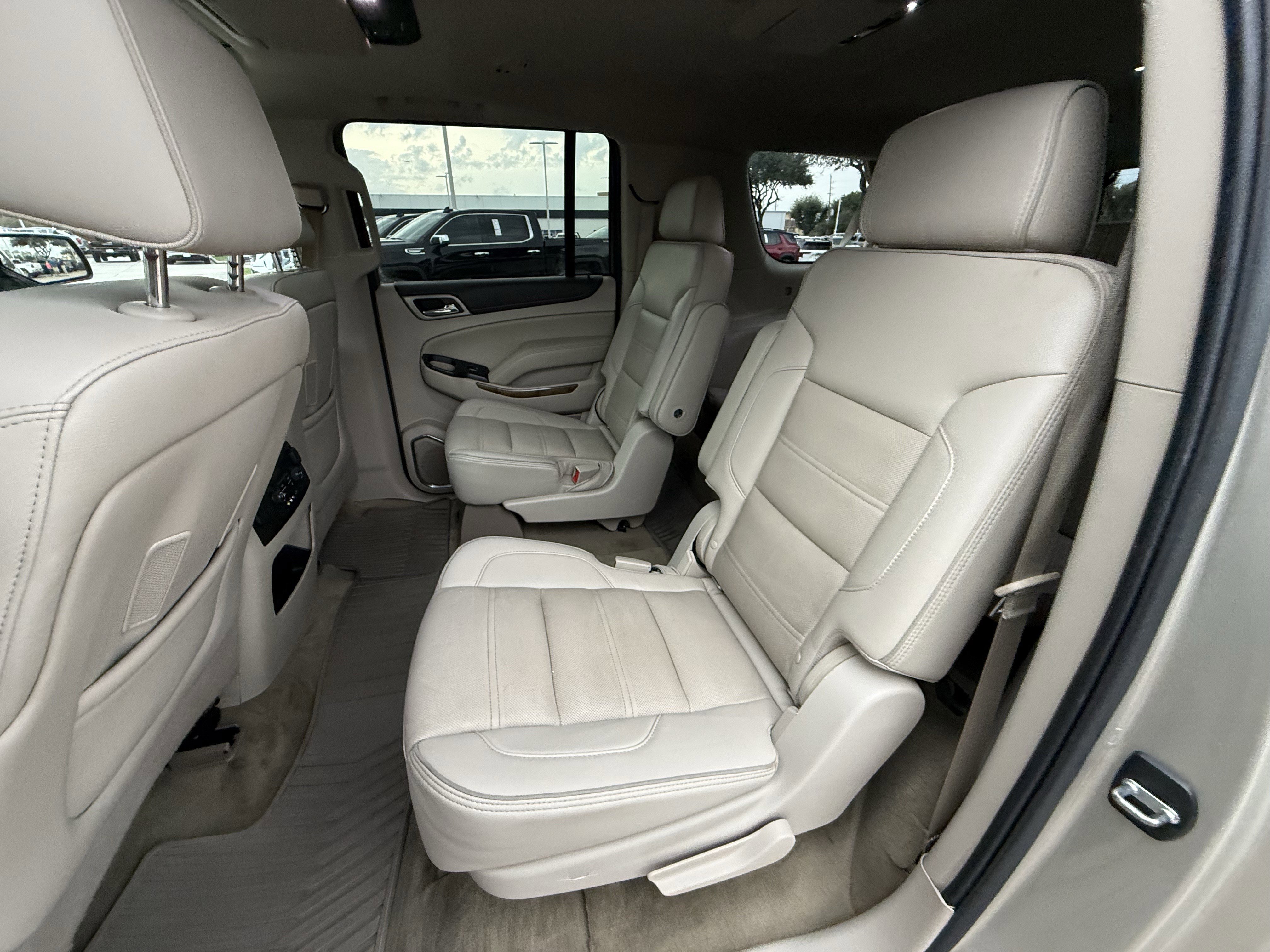 Used 2016 GMC Yukon XL Denali w/ Open Road Package image 30