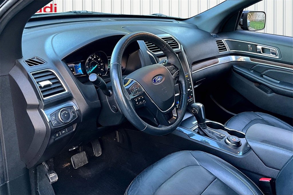 Used 2019 Ford Explorer Limited w/ Class III Trailer Tow Package image 15