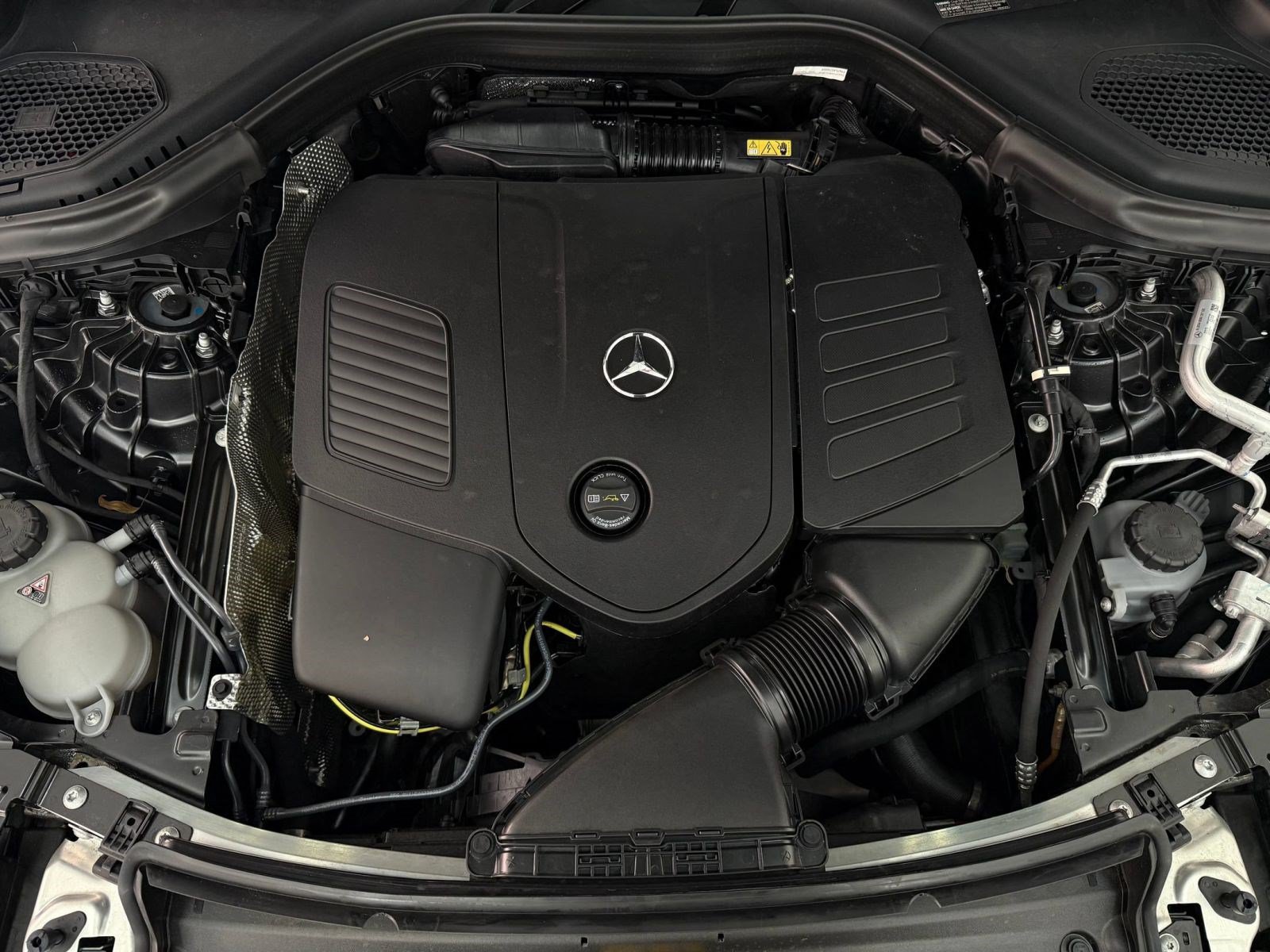 Used 2025 Mercedes-Benz GLC 350e 4MATIC image 31