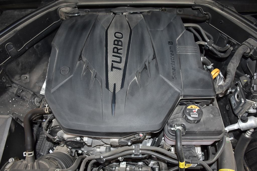 Used 2025 Genesis G70 2.5T image 7