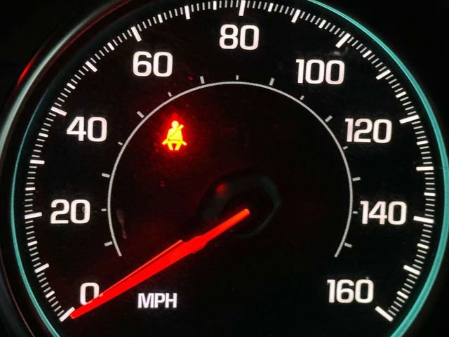 Used 2023 Chevrolet Traverse RS image 32