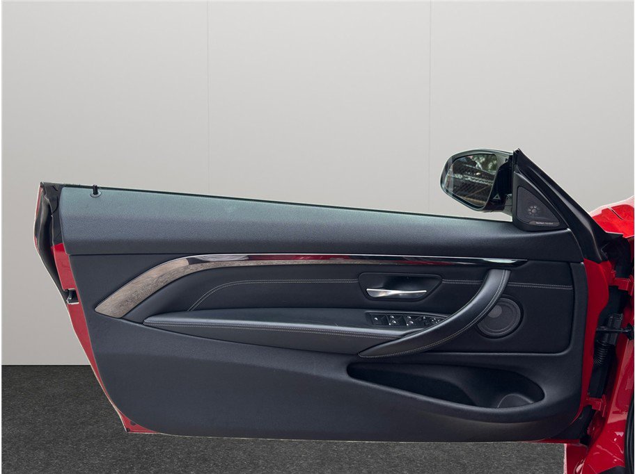 Used 2020 BMW M4 Convertible w/ Competition Package image 24