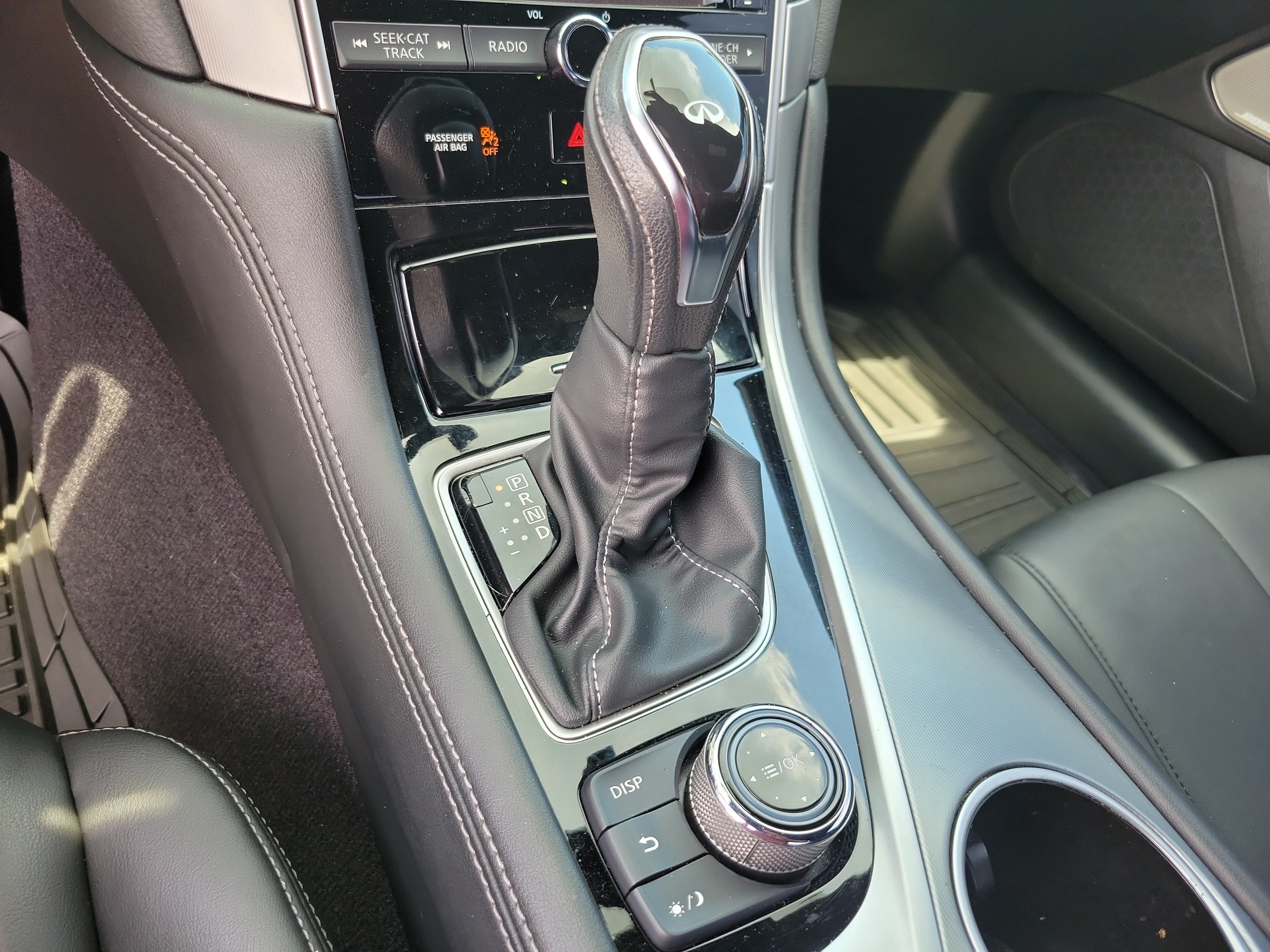 Used 2018 INFINITI Q60 3.0t Luxe RWD image 10