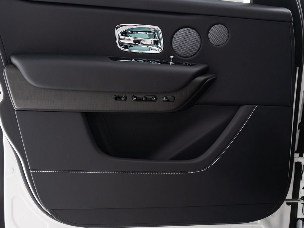 Used 2026 Rolls-Royce Cullinan AWD/4WD image 12