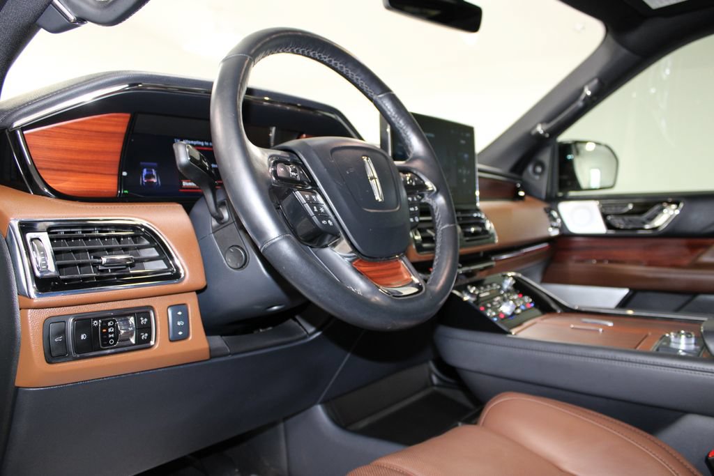 Used 2024 Lincoln Navigator L Reserve AWD/4WD image 26