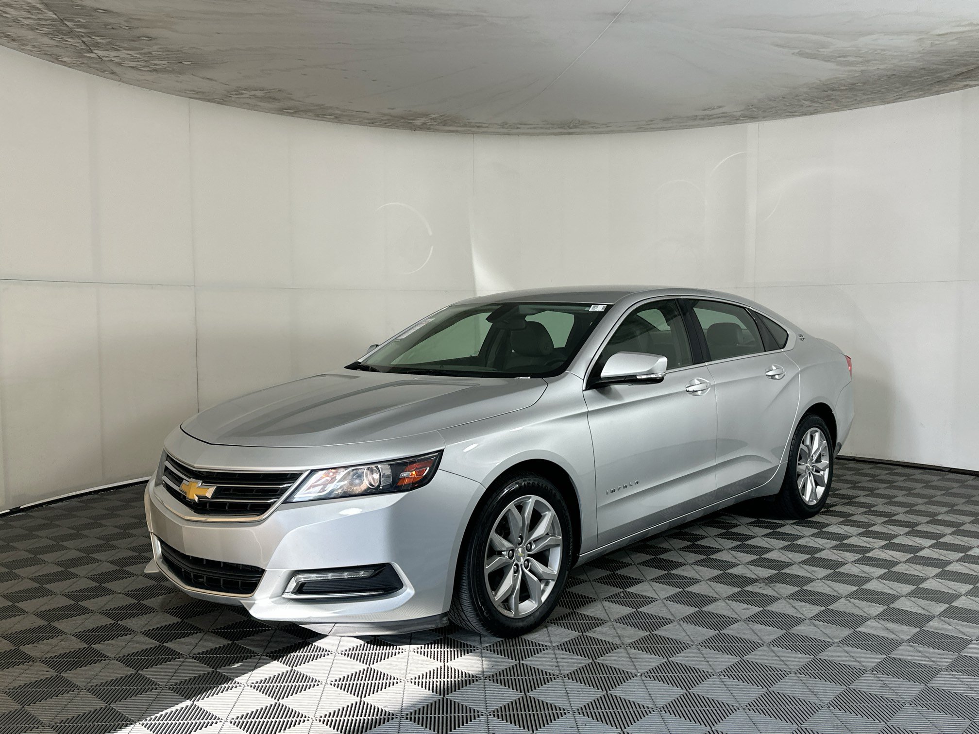 Used 2018 Chevrolet Impala LT FWD image 7