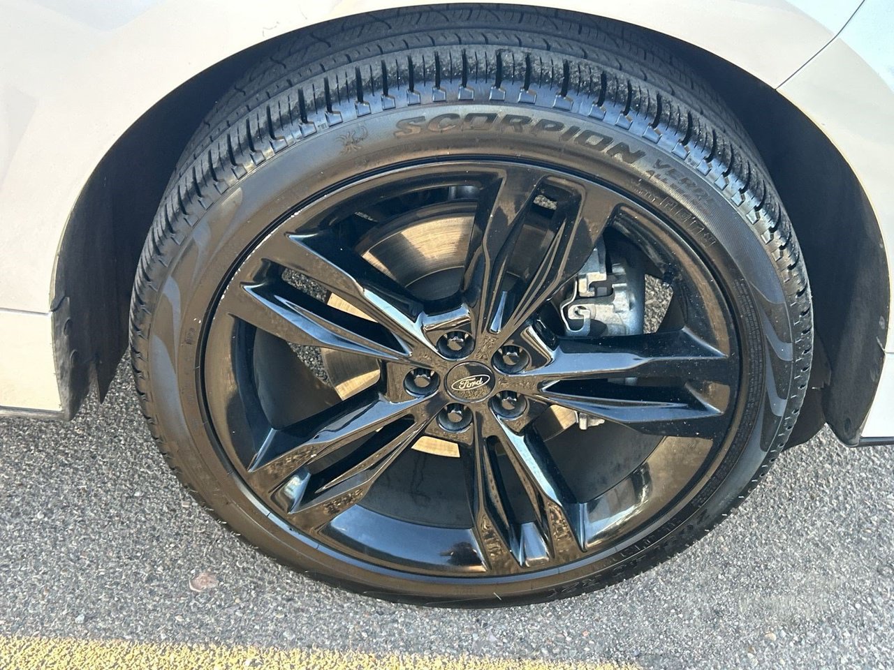 Used 2019 Ford Edge ST w/ Equipment Group 401A AWD/4WD image 6