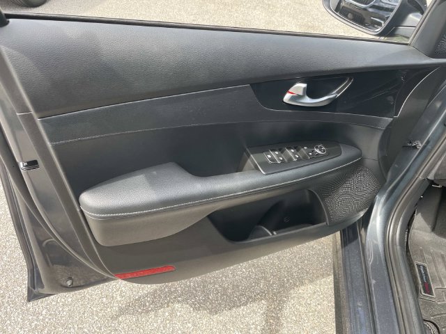 Used 2023 Kia Forte GT-Line w/ GT-Line Premium Package FWD image 19