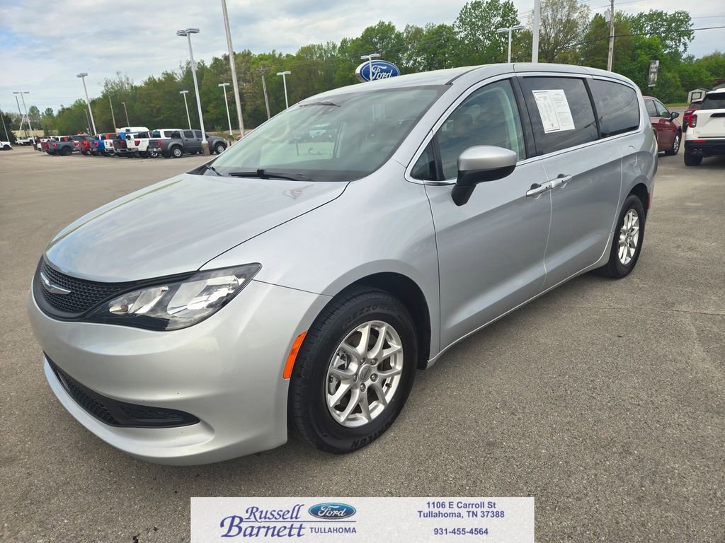 Used 2023 Chrysler Voyager LX FWD image 1