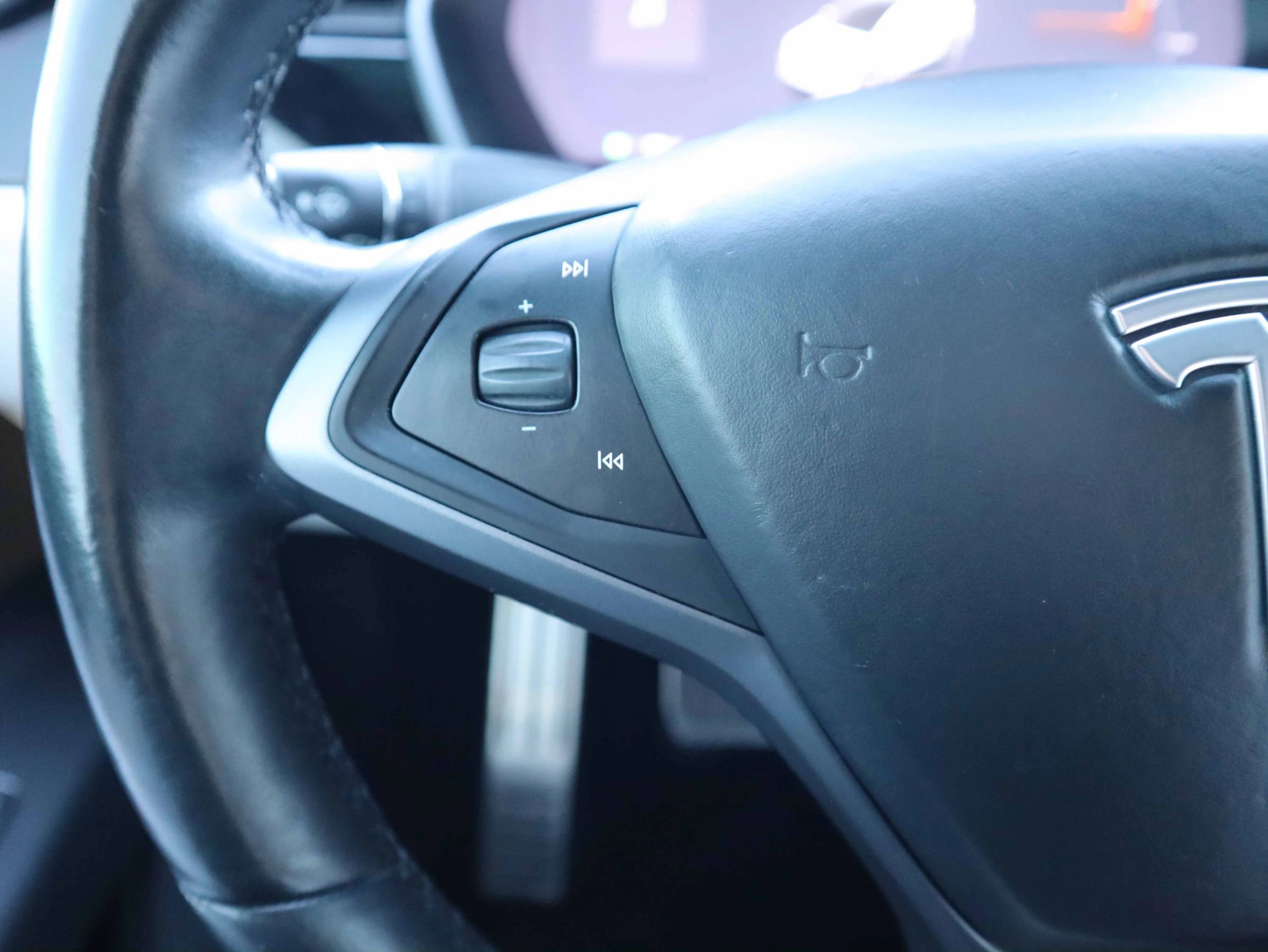 Used 2018 Tesla Model X 100D image 16