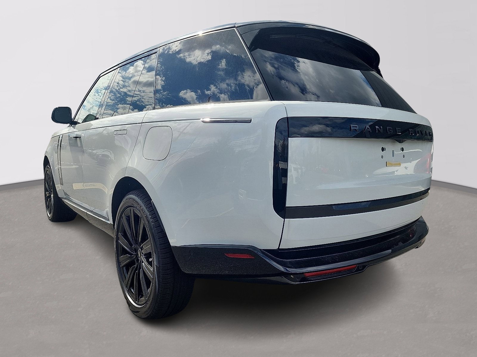 New 2025 Land Rover Range Rover SE image 4