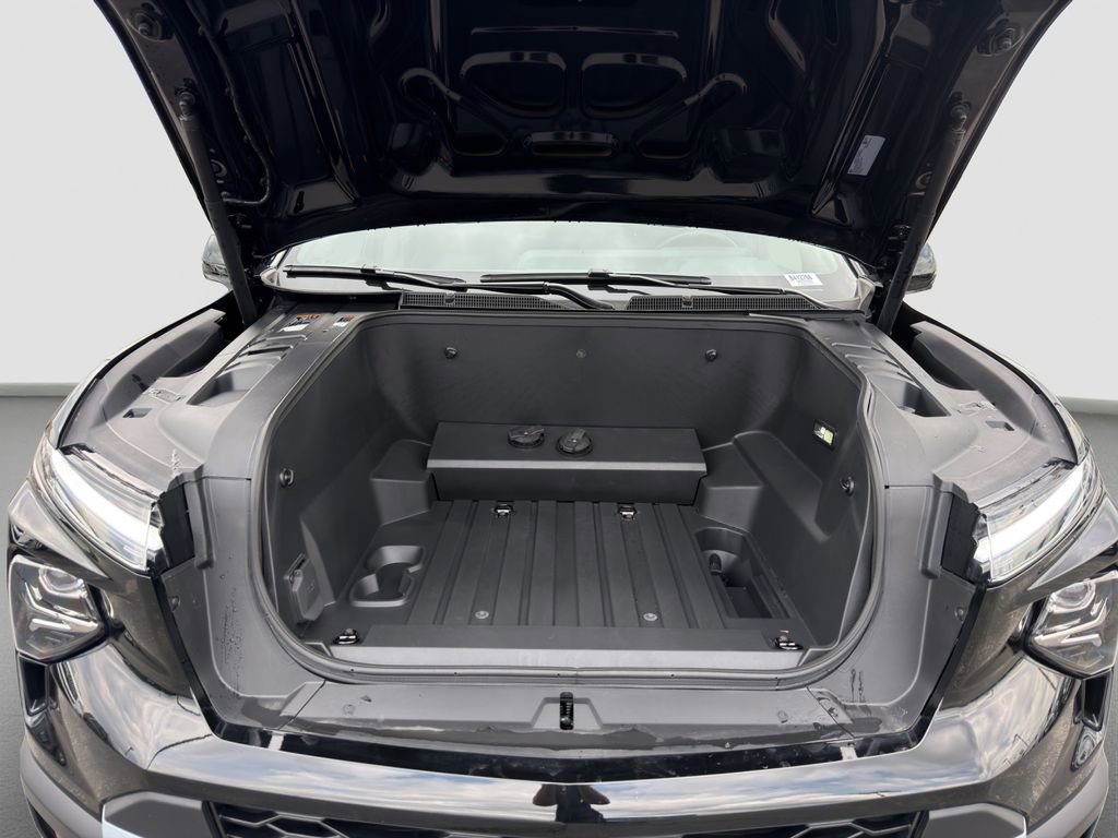 Used 2025 Chevrolet Silverado EV LT image 31
