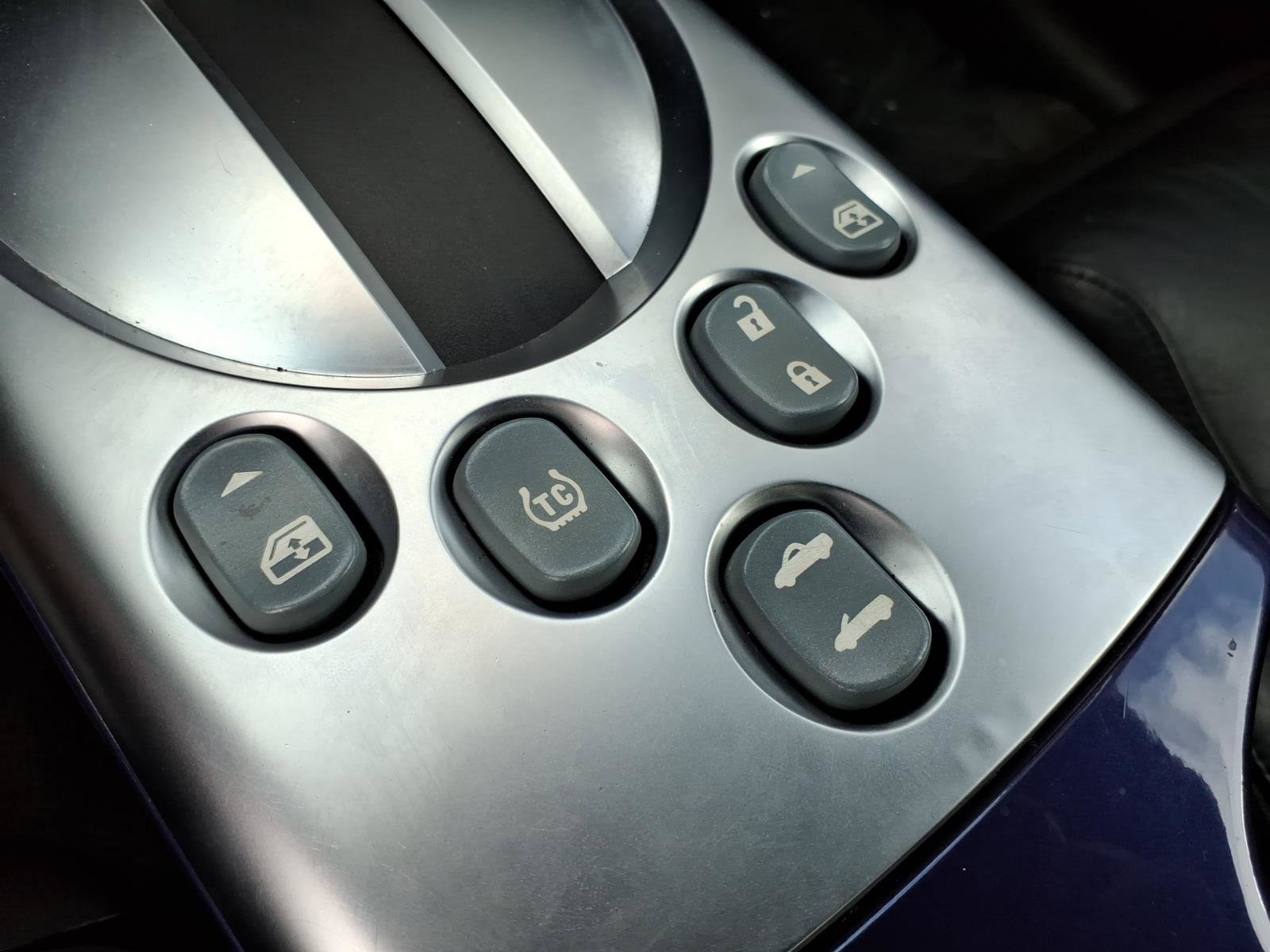 Used 2004 Chevrolet SSR w/ Preferred Equipment Group RWD image 30