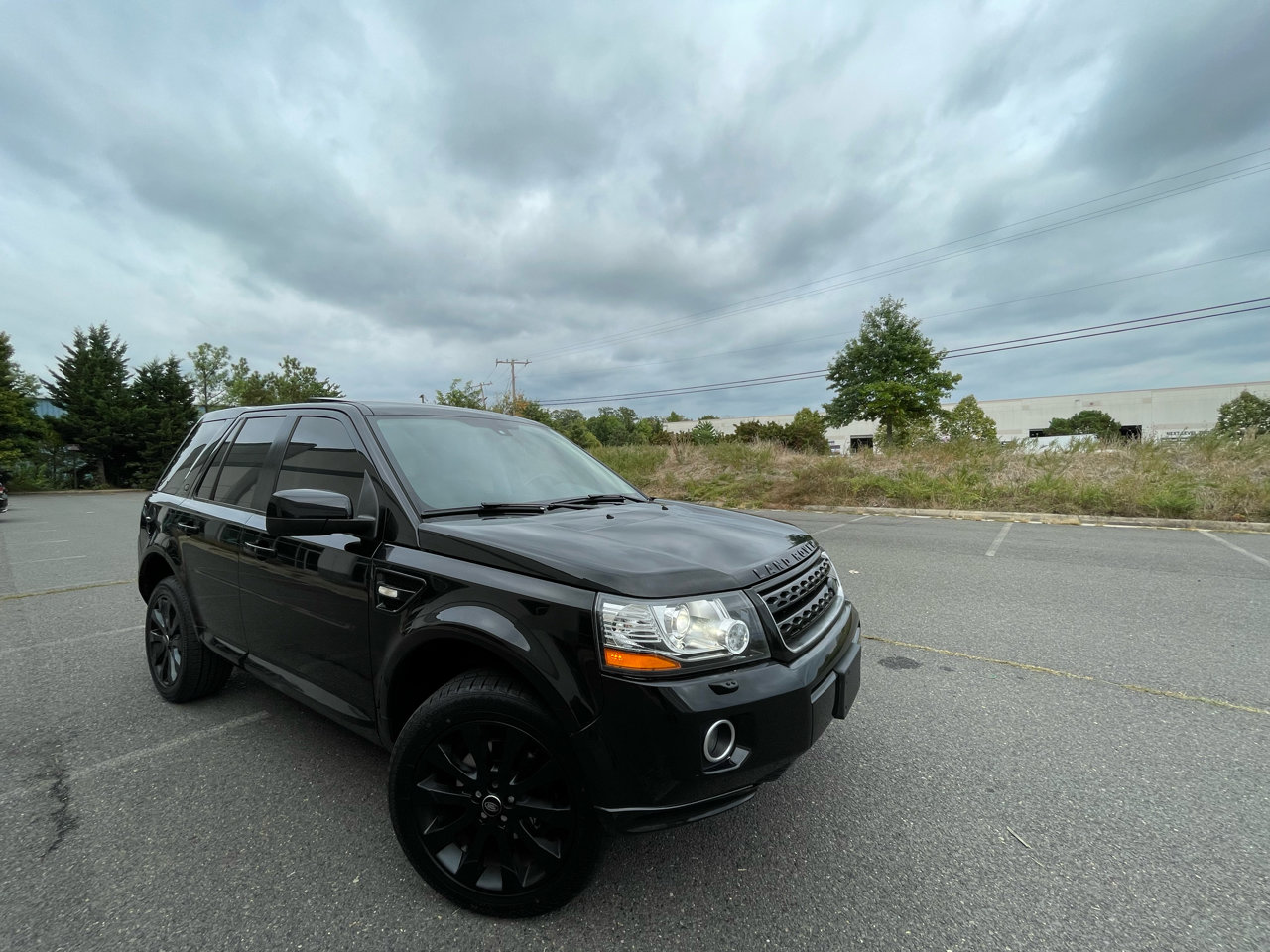 Used 2015 Land Rover LR2 HSE image 7
