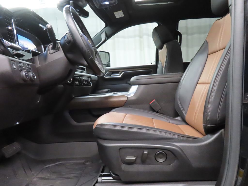 Used 2024 Chevrolet Silverado 2500 High Country w/ High Country Premium Package image 9