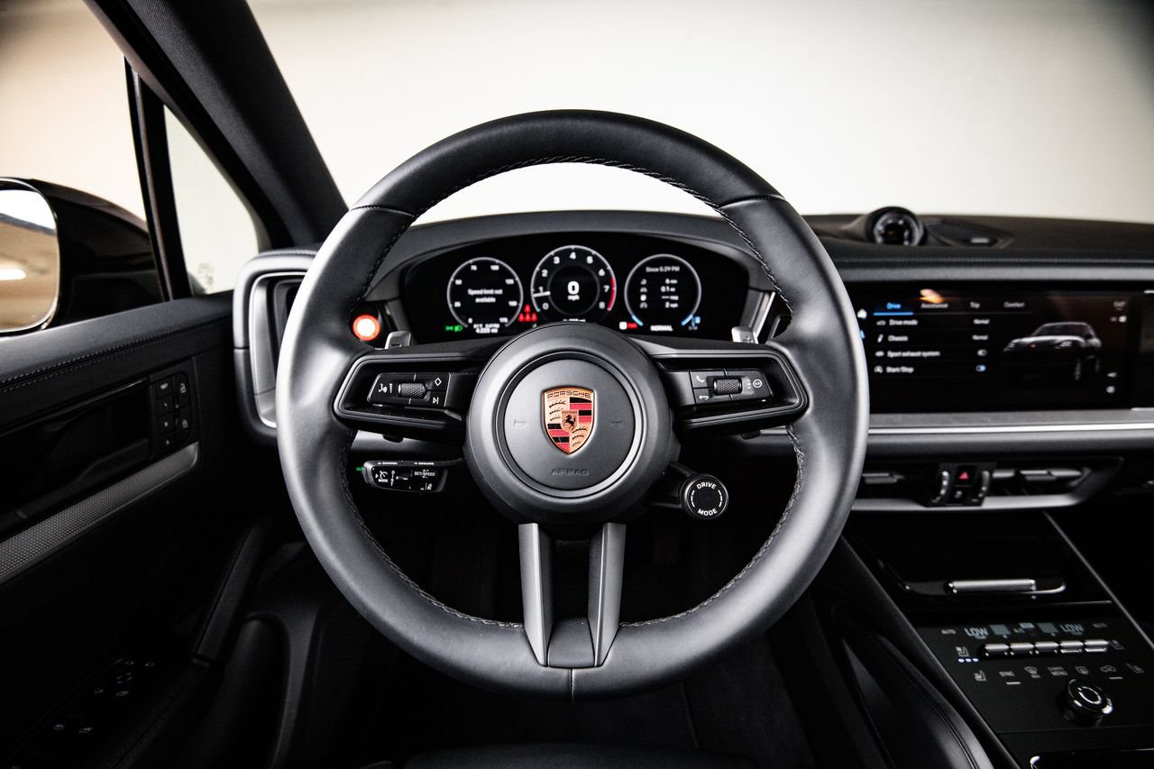 Certified 2026 Porsche Cayenne AWD/4WD image 26
