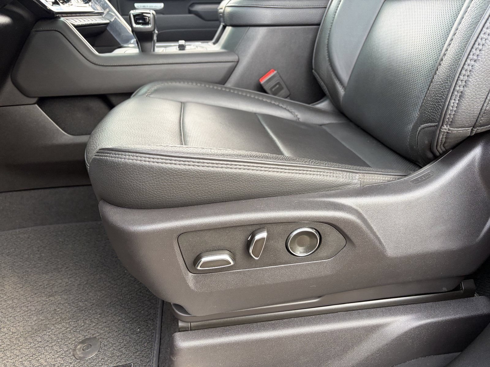 Certified 2025 GMC Sierra 1500 Denali AWD/4WD image 22