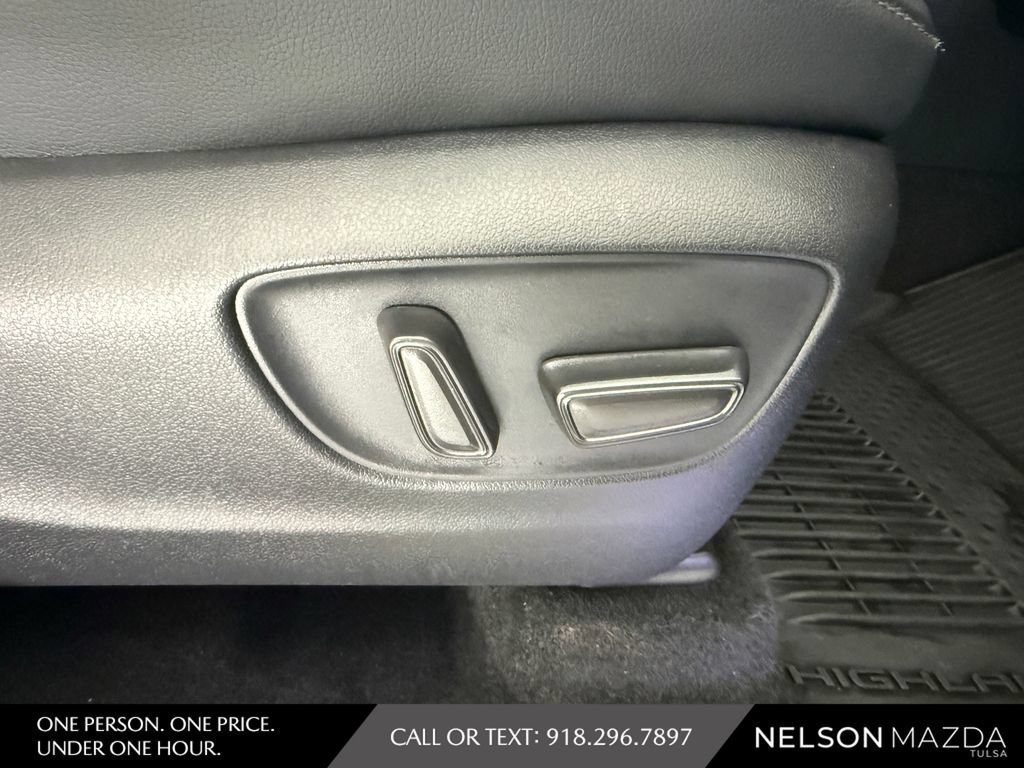 Used 2024 Toyota Highlander XSE FWD image 51