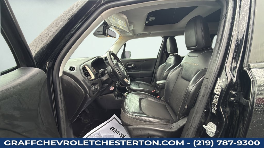 Used 2017 Jeep Renegade Trailhawk AWD/4WD image 21