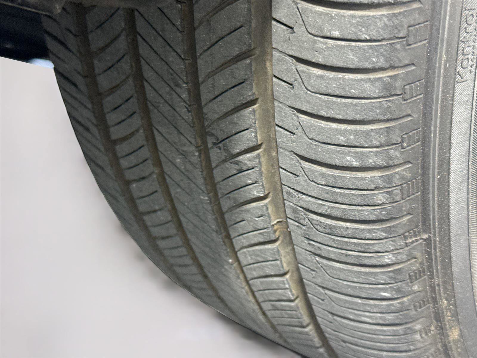 Used 2024 Nissan Sentra SR w/ SR Premium Package image 39