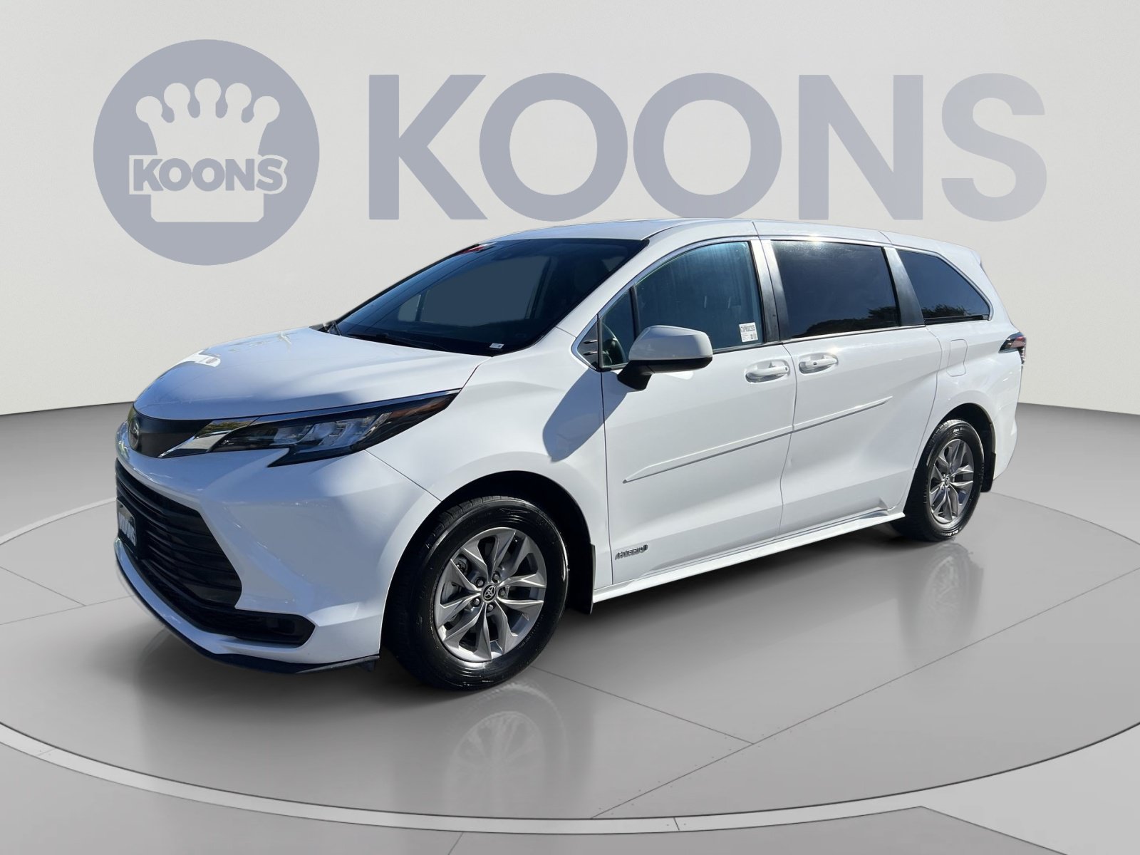 Used 2021 Toyota Sienna LE