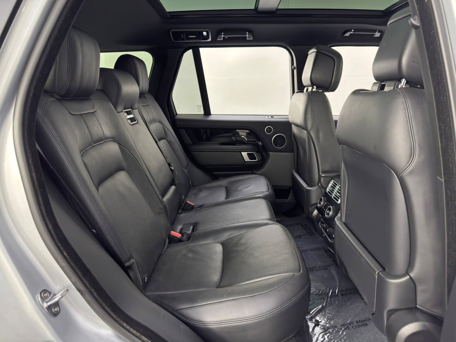 Used 2020 Land Rover Range Rover HSE image 49