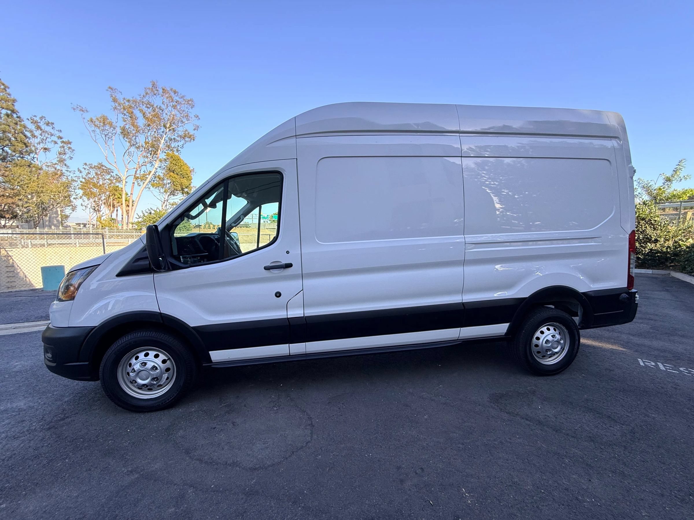 Used 2024 Ford Transit 250 148 High Roof AWD image 2