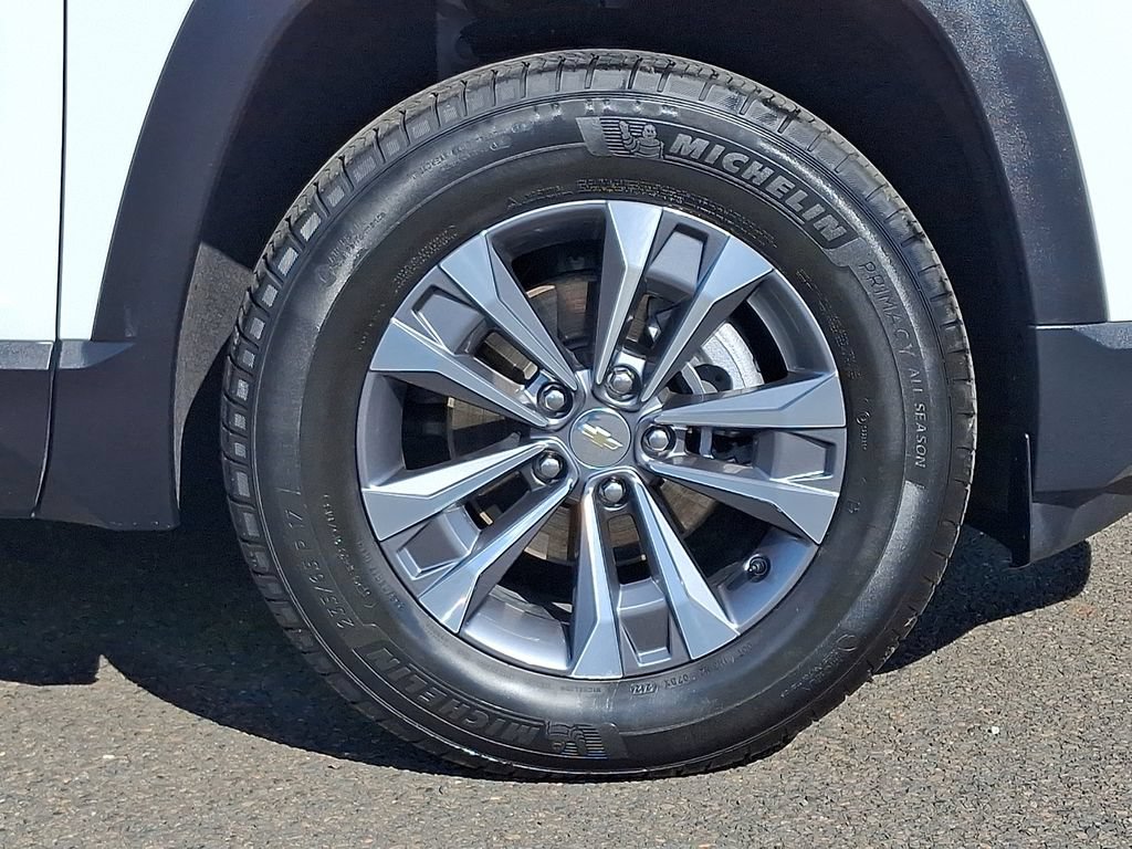 Used 2025 Chevrolet Equinox LT w/ Safety and Technology Package AWD/4WD image 8
