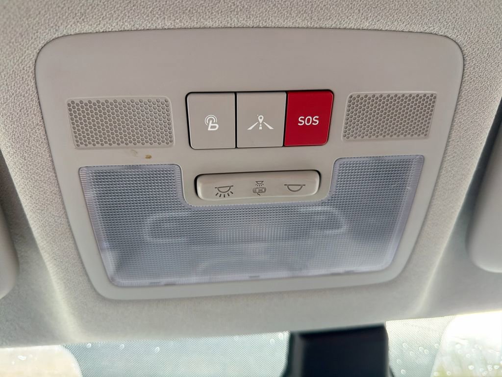 Certified 2024 Hyundai Venue Limited FWD image 24