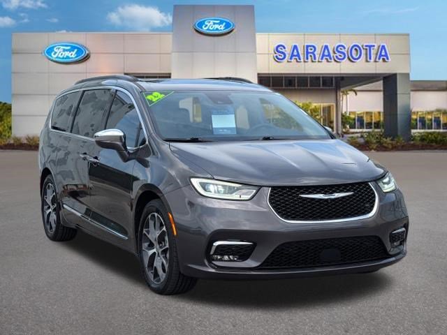 Used 2022 Chrysler Pacifica Limited FWD image 1