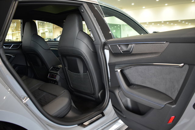 Used 2025 Audi RS 7 Performance AWD/4WD image 31