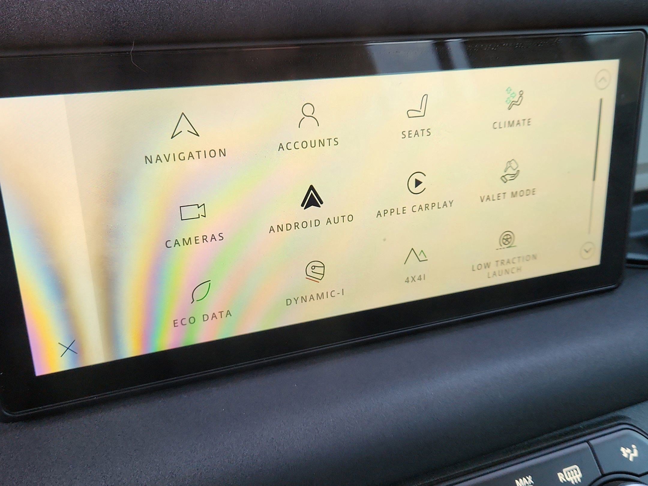 Used 2020 Land Rover Defender 110 SE image 26