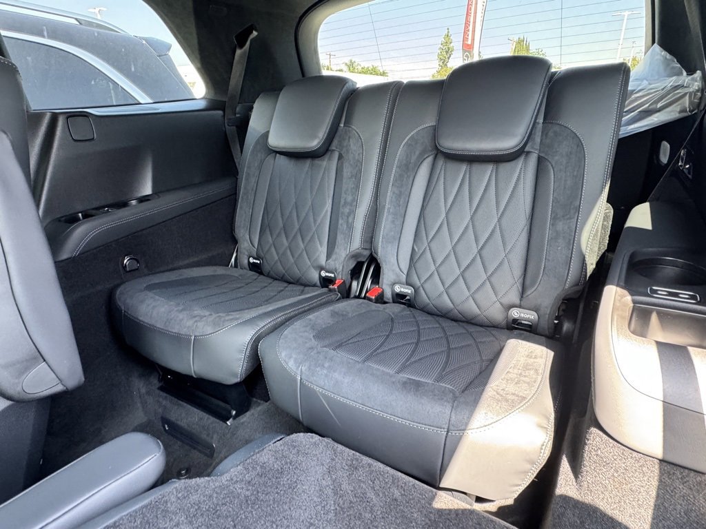New 2025 Mercedes-Benz GLS 63 AMG 4MATIC image 30