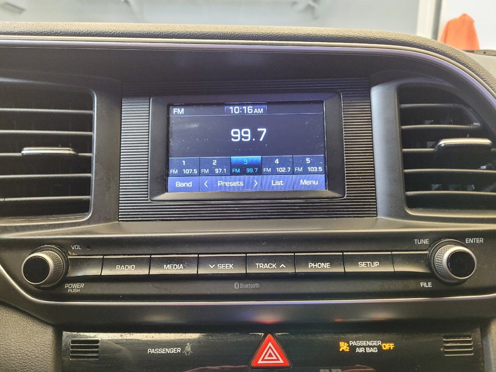 Used 2020 Hyundai Elantra SE w/ Cargo Package (C1) image 25